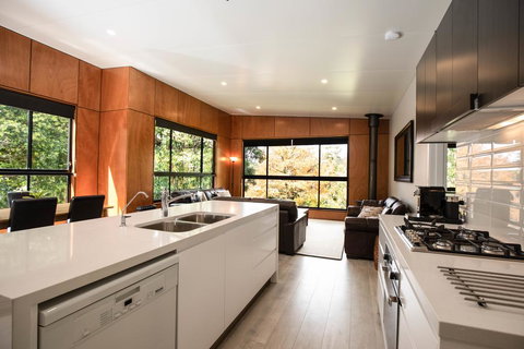 Springbrook25 Upper Apartment - Accommodation Mooloolaba 2