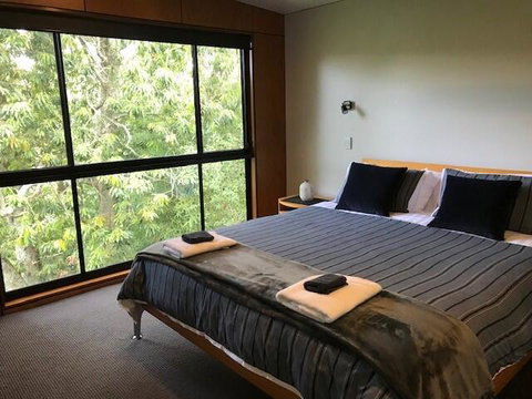 Springbrook25 Whole House - Accommodation Mooloolaba 3