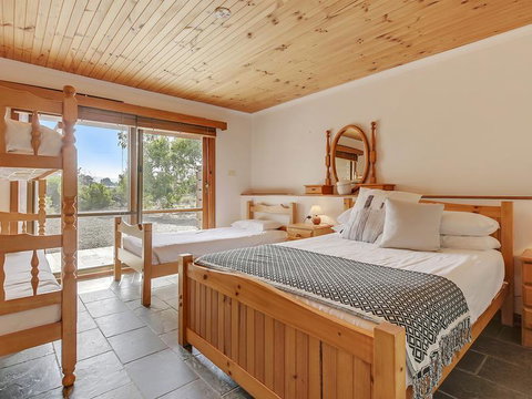 Steeles Island Retreat - Accommodation Mooloolaba 2