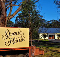 Straw House B and B - Accommodation Mooloolaba