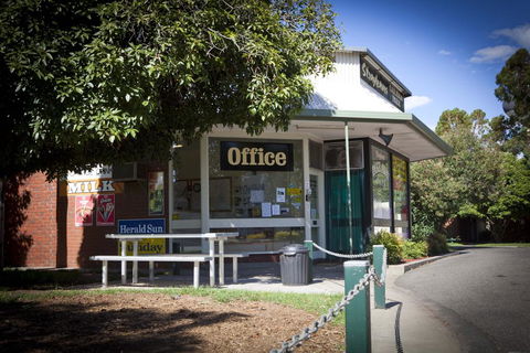 Strayleaves Caravan Park - Accommodation Mooloolaba 2