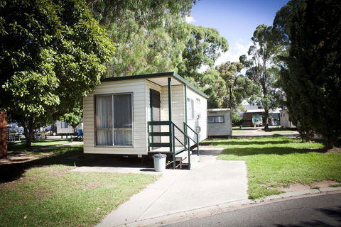 Strayleaves Caravan Park - Accommodation Mooloolaba 1