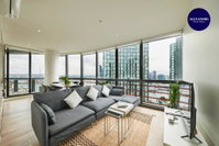 STUNNING 2 BED 2 BATH STYLISH UNIT // FREE PARKING