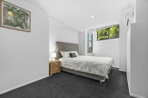 Stunning Beach Front Villa At Castaway Cove - Accommodation Mooloolaba 1