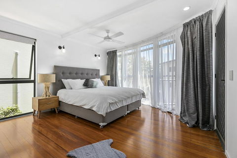 Stunning Beach Front Villa At Castaway Cove - Accommodation Mooloolaba 2