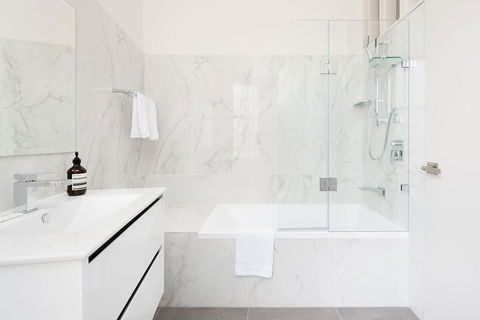 STUNNING SYDNEY HOME 6 - Accommodation Mooloolaba 2