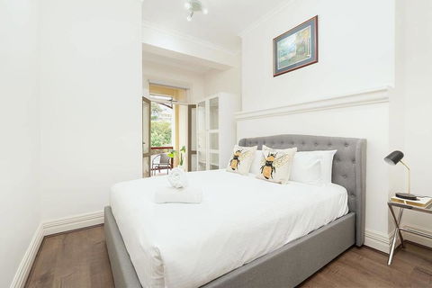 STUNNING SYDNEY HOME 6 - Accommodation Mooloolaba 1