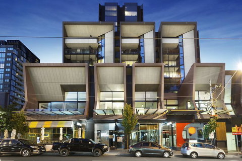 STYLISH 2BR 2BTH + CAR = HEART OF SOUTH YARRA - Accommodation Mooloolaba 0
