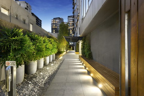 STYLISH 2BR 2BTH + CAR = HEART OF SOUTH YARRA - Accommodation Mooloolaba 1