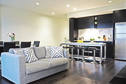 STYLISH 2BR 2BTH + CAR = HEART OF SOUTH YARRA - Accommodation Mooloolaba 2