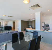 Stylish 3 Bedroom Apartment In Goldcoast - Accommodation Mooloolaba