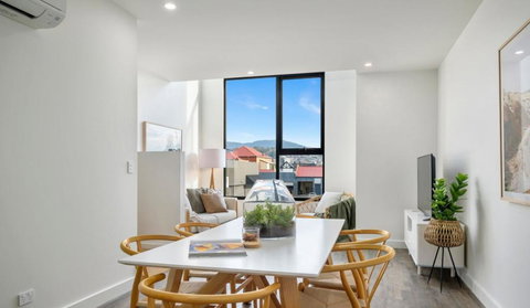 Stylish Townhouse - Accommodation Mooloolaba 0