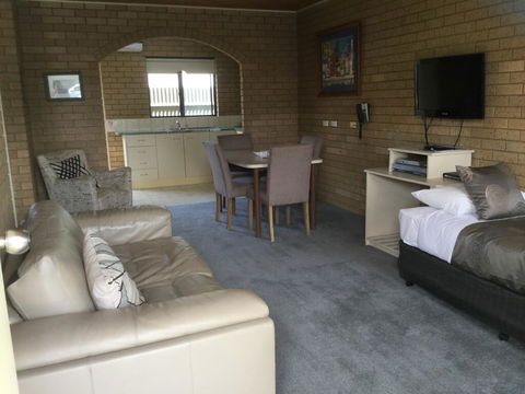 Sunrise Motel - Accommodation Mooloolaba 1