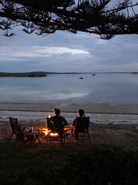 Tall Pines Beach House At Mount Dutton Bay (part Of Coffin Bay Waterways) - Accommodation Mooloolaba 3