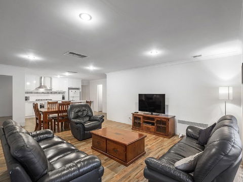 The Antonia Way - Accommodation Mooloolaba 0
