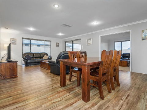 The Antonia Way - Accommodation Mooloolaba 2