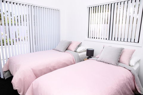 Pearl Hawley Beach - Accommodation Mooloolaba 28