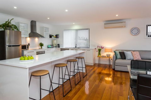 Pearl Hawley Beach - Accommodation Mooloolaba 6