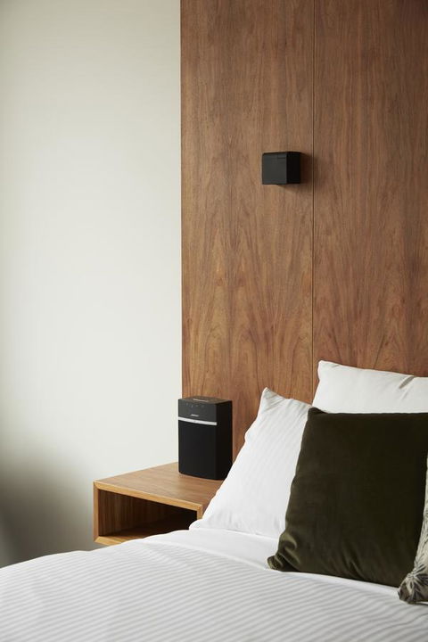 Moss Hotel - Accommodation Mooloolaba 6