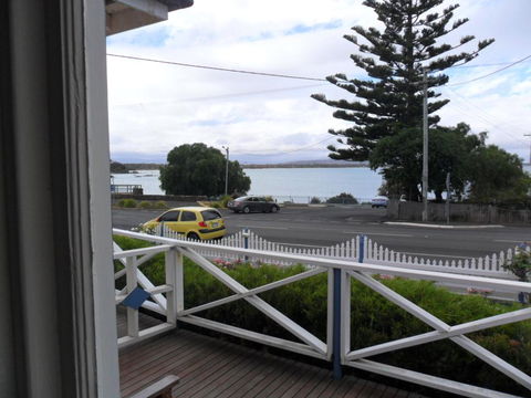 Freycinet Waters - Accommodation Mooloolaba 12