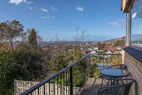City Lights - Accommodation Mooloolaba 10