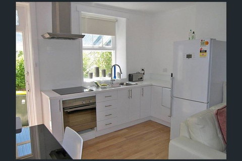 Hobart Colonial Apartment - Accommodation Mooloolaba 0