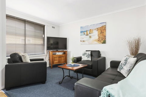Elkie Villa - 2 Bedroom Unit - Burnie - Accommodation Mooloolaba 5