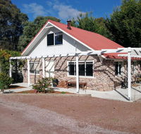 Hilltop Cottages - Accommodation Mooloolaba