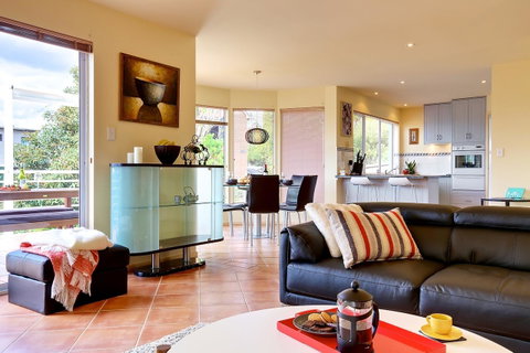 Isle Of Views - Accommodation Mooloolaba 2