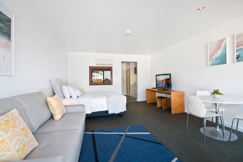 Lorne Bay View Motel - Accommodation Mooloolaba 10