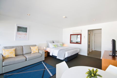 Lorne Bay View Motel - Accommodation Mooloolaba 11