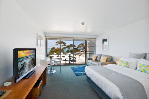 Lorne Bay View Motel - Accommodation Mooloolaba 13