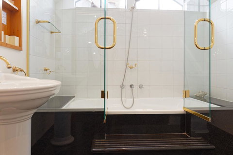 54 On Bank - Accommodation Mooloolaba 37