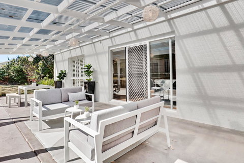 Sandymount - Accommodation Mooloolaba 16