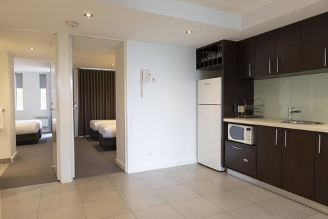 The Dolphin Apartments - Accommodation Mooloolaba 2