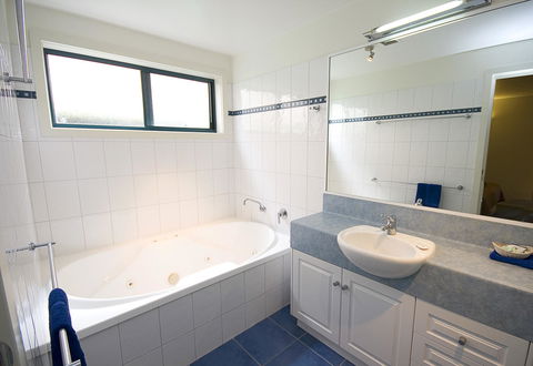 Anchorage Motel & Villas Lorne - Accommodation Mooloolaba 12