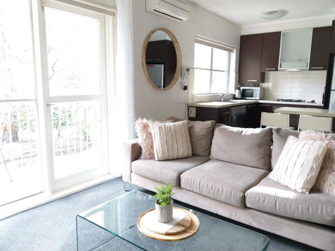 North Melbourne Retreat - Accommodation Mooloolaba 3