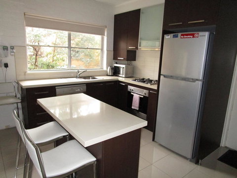 North Melbourne Retreat - Accommodation Mooloolaba 2