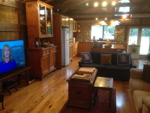 Mud Hollow Barn - Accommodation Mooloolaba 13