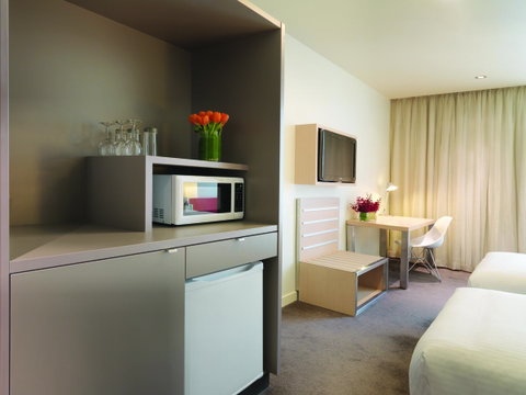 Travelodge Hotel Melbourne Docklands - Accommodation Mooloolaba 5