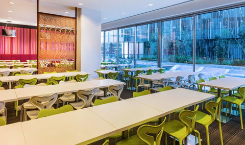 Travelodge Hotel Melbourne Docklands - Accommodation Mooloolaba 16