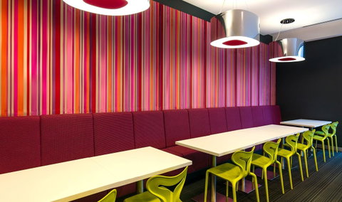 Travelodge Hotel Melbourne Docklands - Accommodation Mooloolaba 20