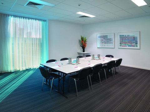 Travelodge Hotel Melbourne Docklands - Accommodation Mooloolaba 22