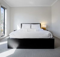 Point Cook Home with a Lovely View in Salt Water - Accommodation Mooloolaba