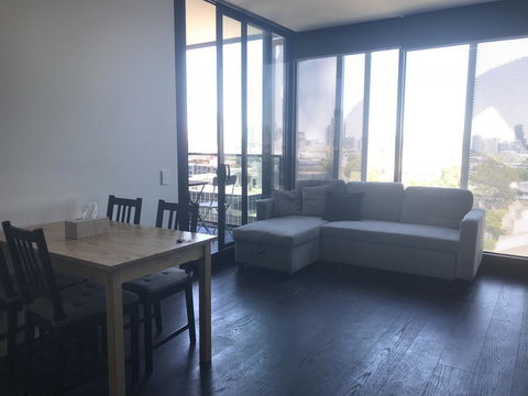 Mel-Uni Village - Accommodation Mooloolaba 6