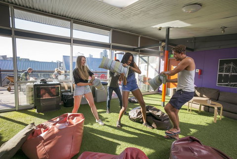 Melbourne Metro YHA - Accommodation Mooloolaba 11