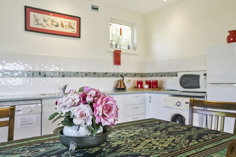 Black Dolphin Beach Penthouse - Accommodation Mooloolaba 17