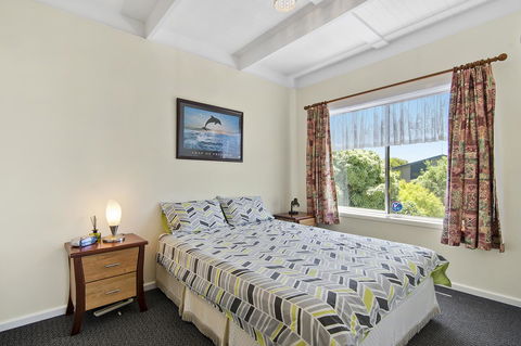 Black Dolphin Beach Penthouse - Accommodation Mooloolaba 11