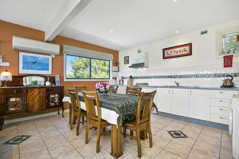 Black Dolphin Beach Penthouse - Accommodation Mooloolaba 22