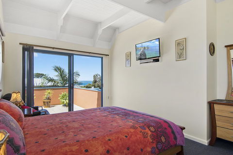 Black Dolphin Beach Penthouse - Accommodation Mooloolaba 6